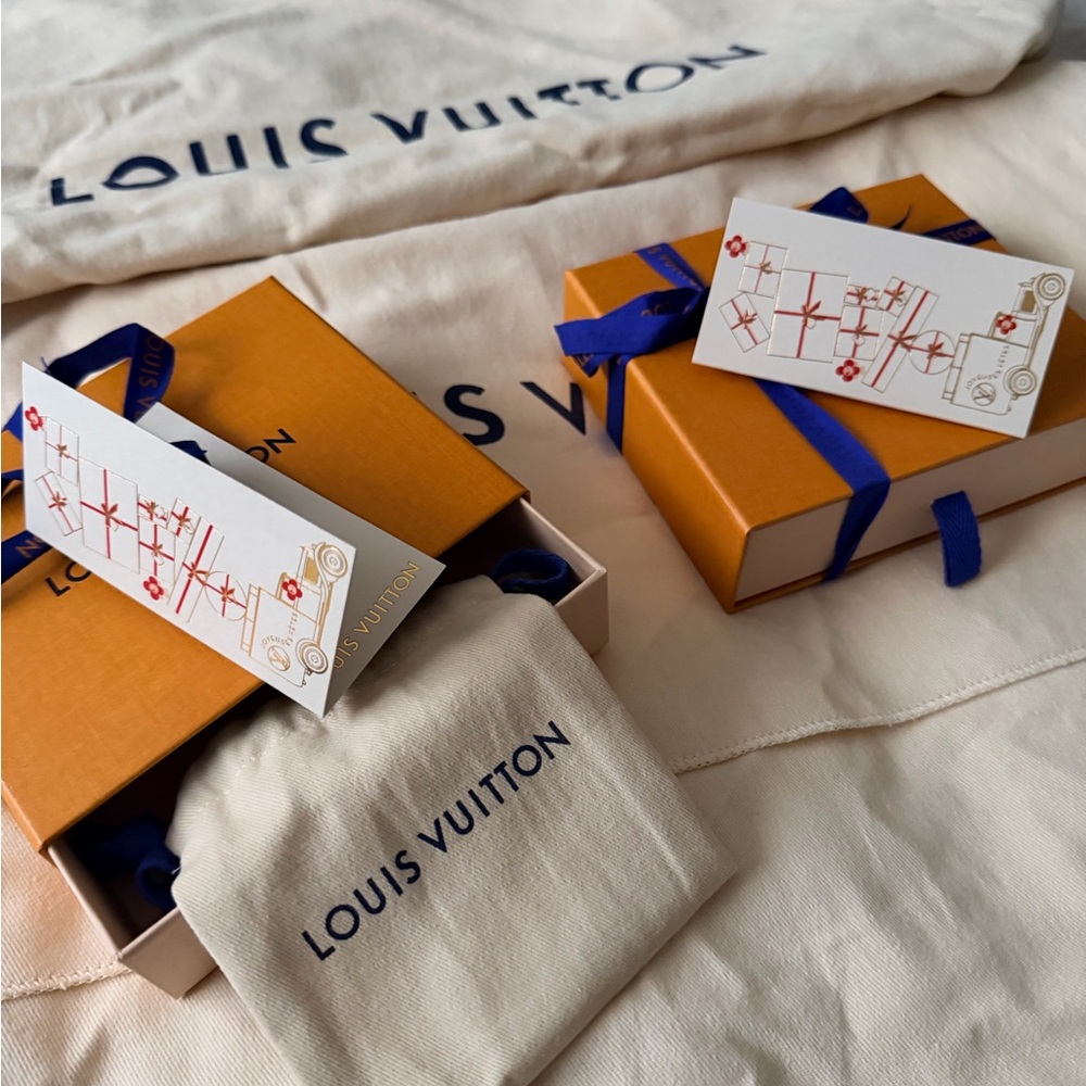 ❌SOLD❌ONE LEFT🧡Louis Vuitton Orange and Blue Gift Box